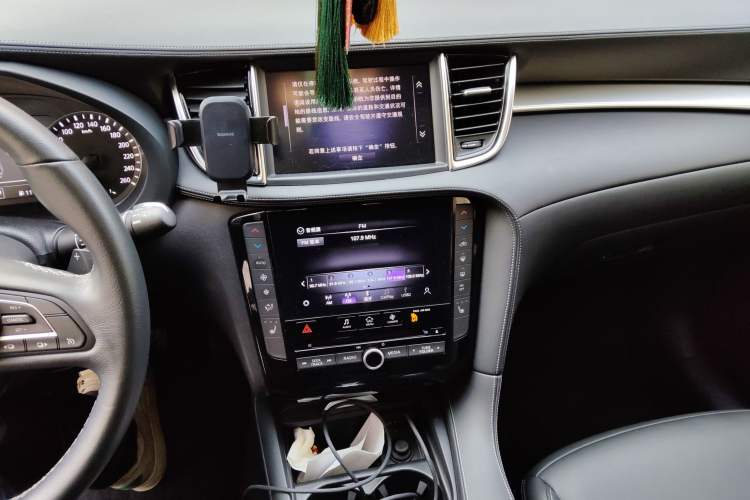 Used Infiniti QX50 2020 2.0T Two-Wheel Drive Fashion Edition Audio And AC Panel