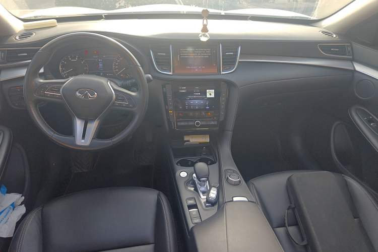 Used Infiniti QX50 2020 Revised Version 2.0T Two-Wheel Drive Fashion Edition Center Console
