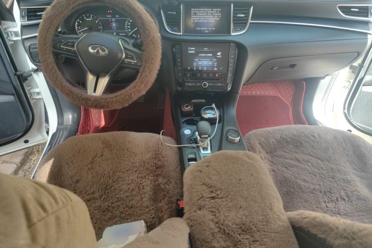 Used Infiniti QX50 2020 Revised Version 2.0T Two-Wheel Drive Fashion Edition Center Console