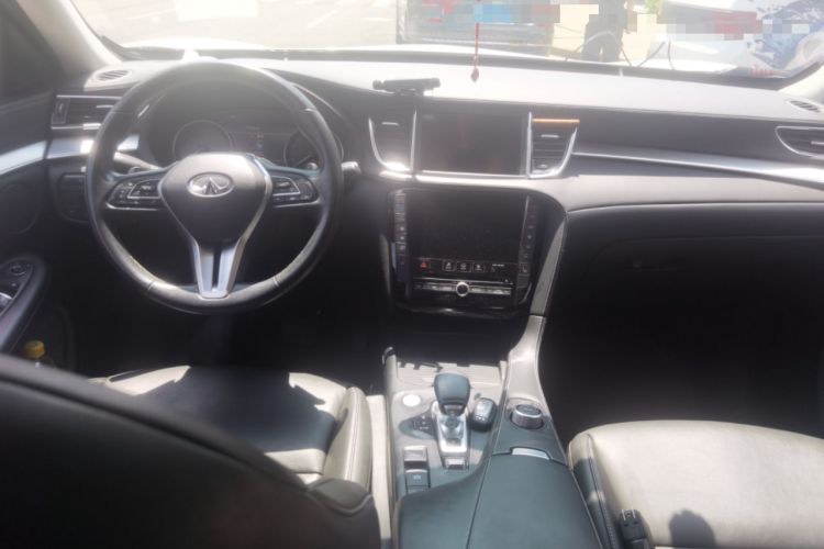 Used Infiniti QX50 2020 Revised Version 2.0T Two-Wheel Drive Fashion Edition Center Console