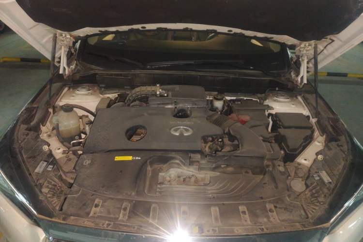 Used Infiniti QX50 2020 2.0T Two-Wheel Drive Fashion Edition Engine Bay