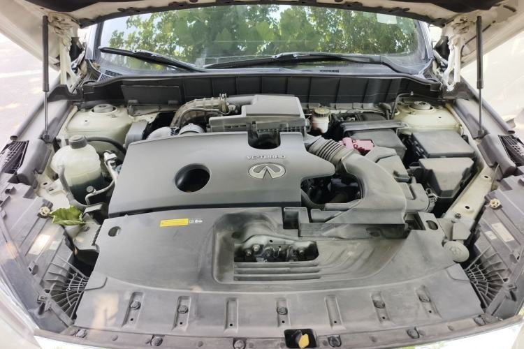 Used Infiniti QX50 2020 2.0T Two-Wheel Drive Fashion Edition Engine Bay