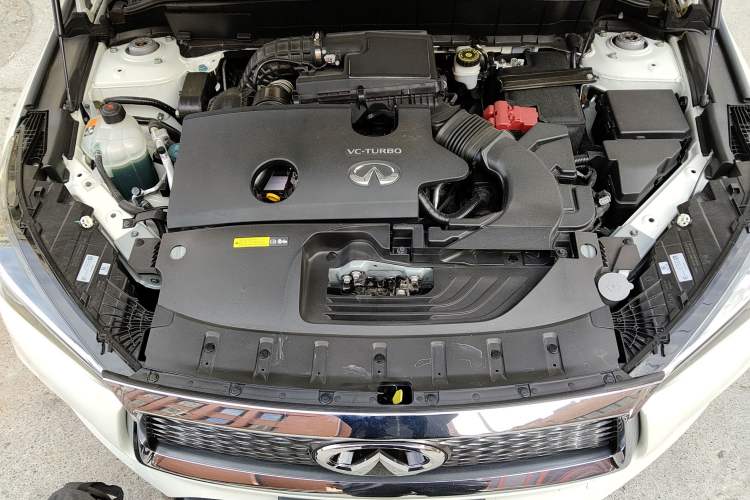 Used Infiniti QX50 2020 2.0T Two-Wheel Drive Fashion Edition Engine Bay