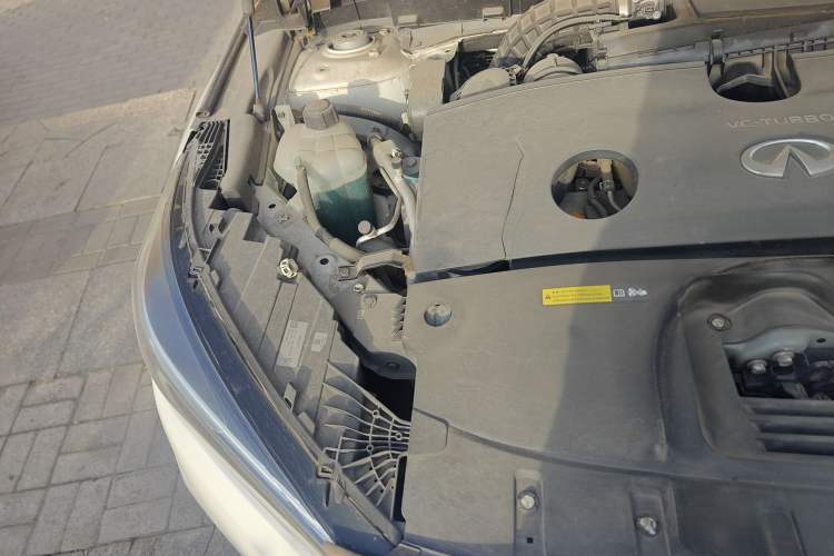 Used Infiniti QX50 2020 Revised Version 2.0T Two-Wheel Drive Fashion Edition Engine Bay Right