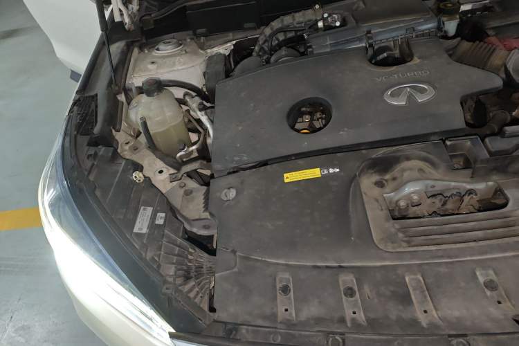 Used Infiniti QX50 2020 2.0T All-Wheel-Drive Elite Version Engine Bay Right