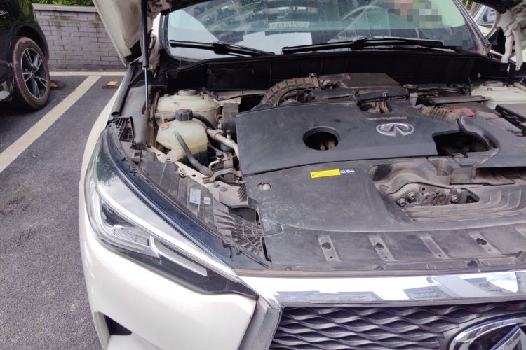 Used Infiniti QX50 2020 2.0T All-Wheel-Drive Elite Version Engine Bay Right