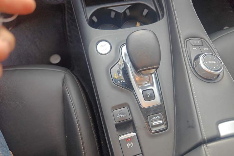 Used Infiniti QX50 2020 Revised Version 2.0T Two-Wheel Drive Fashion Edition Gear Lever
