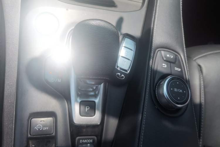 Used Infiniti QX50 2020 Revised Version 2.0T Two-Wheel Drive Fashion Edition Gear Lever