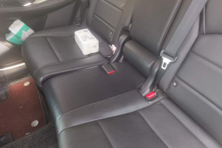 Used Infiniti QX50 2020 Revised Version 2.0T Two-Wheel Drive Fashion Edition Left Rear Seat