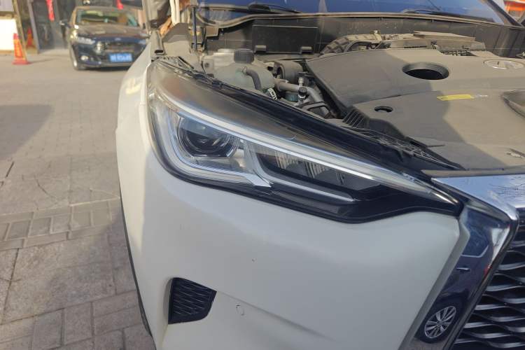 Used Infiniti QX50 2020 Revised Version 2.0T Two-Wheel Drive Fashion Edition Right Front Headlight