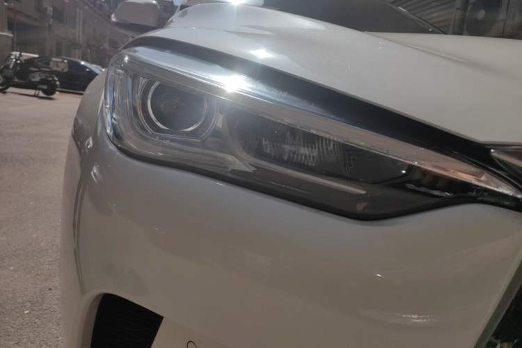 Used Infiniti QX50 2020 Revised Version 2.0T Two-Wheel Drive Fashion Edition Right Front Headlight