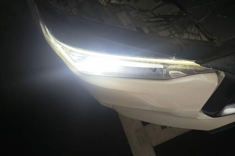 Used Infiniti QX50 2020 Revised Version 2.0T Two-Wheel Drive Fashion Edition Right Front Headlight