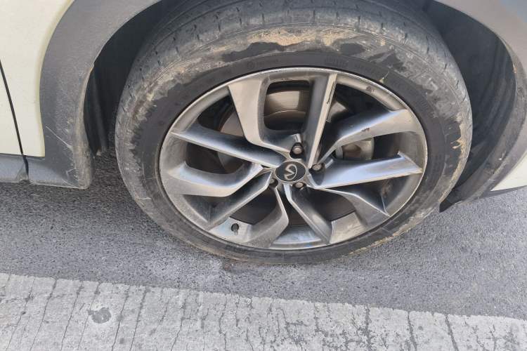 Used Infiniti QX50 2020 Revised Version 2.0T All-Wheel Drive Navigation Edition Right Front Wheel Hub