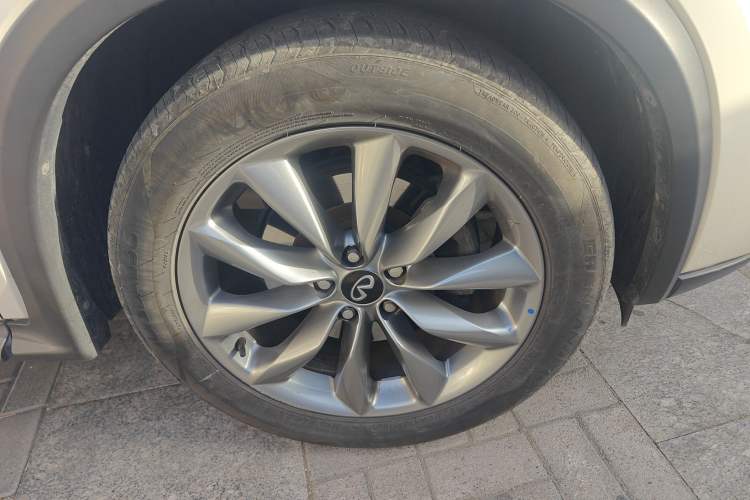 Used Infiniti QX50 2020 Revised Version 2.0T Two-Wheel Drive Fashion Edition Right Front Wheel Hub