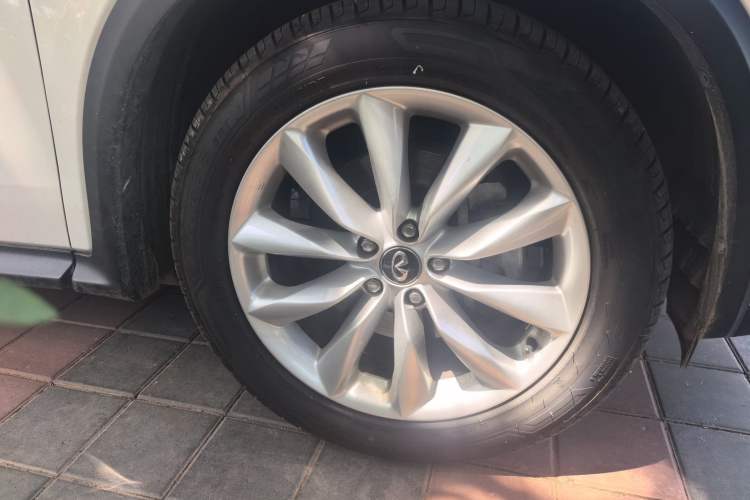 Used Infiniti QX50 2020 Revised Version 2.0T All-Wheel Drive Elite Edition Right Front Wheel Hub