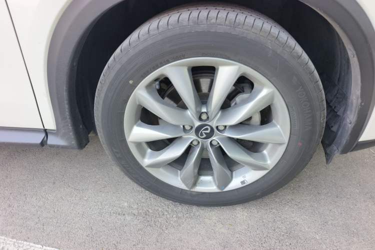Used Infiniti QX50 2020 2.0T Two-Wheel Drive Fashion Edition Right Front Wheel Hub