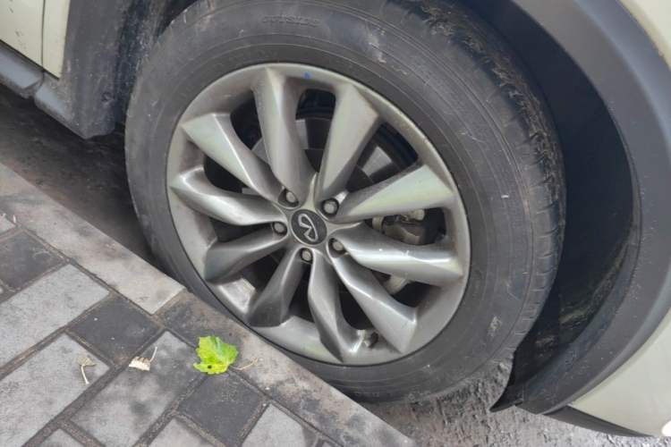 Used Infiniti QX50 2020 Revised Version 2.0T All-Wheel Drive Elite Edition Right Front Wheel Hub
