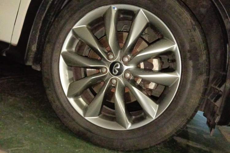 Used Infiniti QX50 2020 Revised Version 2.0T All-Wheel Drive Elite Edition Right Front Wheel Hub