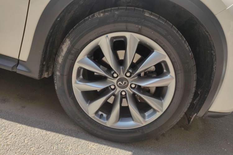 Used Infiniti QX50 2020 Revised Version 2.0T Two-Wheel Drive Fashion Edition Right Front Wheel Hub