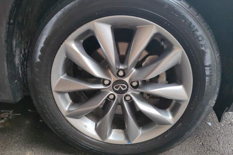 Used Infiniti QX50 2020 Revised Version 2.0T Two-Wheel Drive Fashion Edition Right Front Wheel Hub