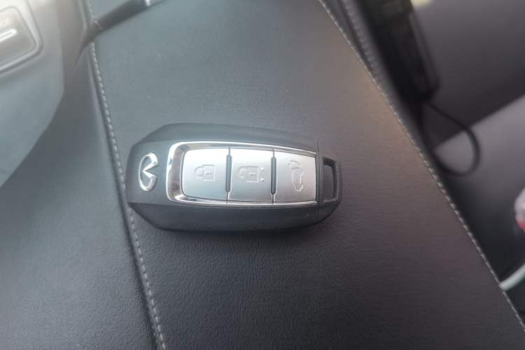 Used Infiniti QX50 2020 Revised Version 2.0T Two-Wheel Drive Fashion Edition Vehicle Key