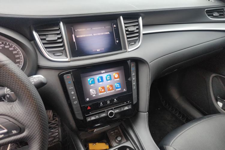 Used Infiniti QX50 2022 2.0T Two-Wheel Drive Navigation Edition Audio And AC Panel