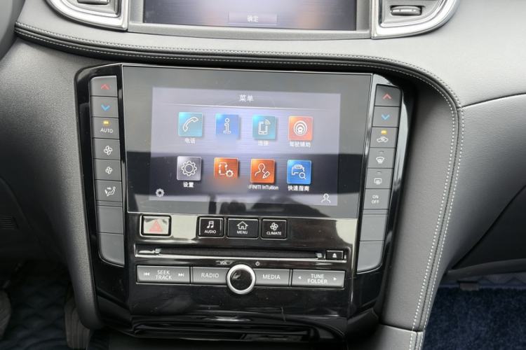 Used Infiniti QX50 2022 2.0T Two-Wheel Drive Fashion Edition Audio And AC Panel