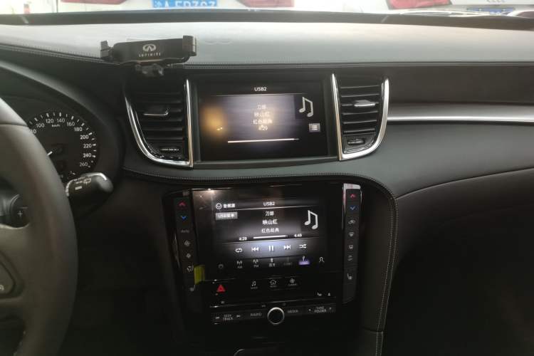 Used Infiniti QX50 2022 2.0T Four-Wheel Drive Elite Edition Audio And AC Panel