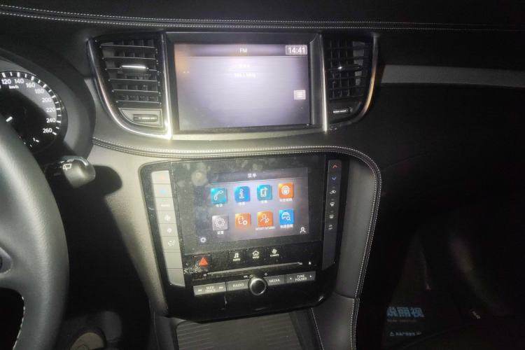 Used Infiniti QX50 2022 2.0T Two-Wheel Drive Fashion Edition Audio And AC Panel