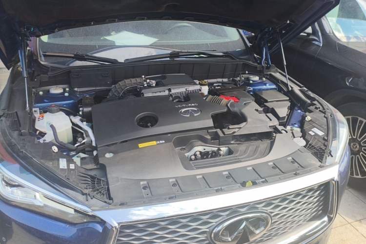Used Infiniti QX50 2022 2.0T Two-Wheel Drive Fashion Edition Engine Bay