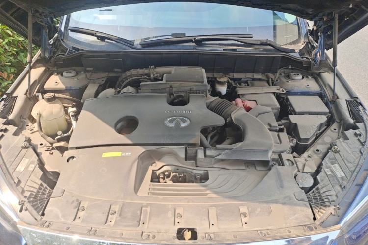 Used Infiniti QX50 2022 2.0T Two-Wheel Drive Navigation Edition Engine Bay
