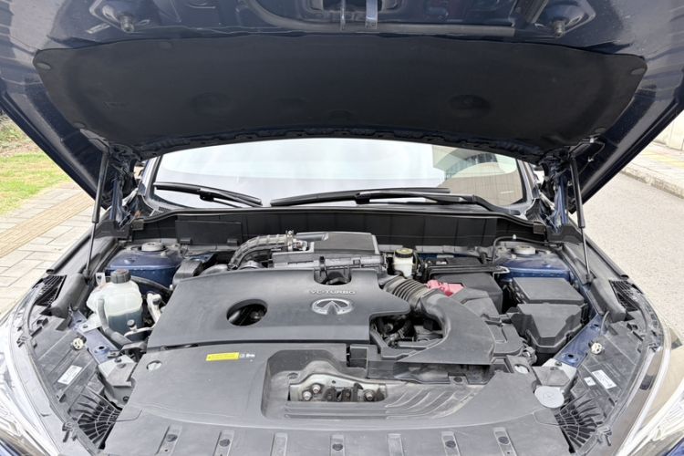 Used Infiniti QX50 2022 2.0T Two-Wheel Drive Fashion Edition Engine Bay