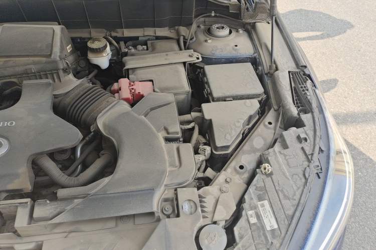 Used Infiniti QX50 2022 2.0T Two-Wheel Drive Navigation Edition Engine Bay Left