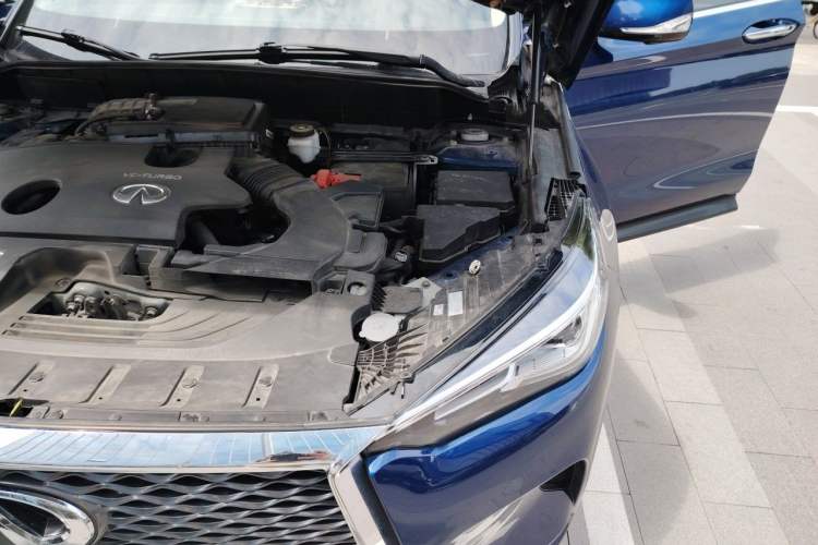 Used Infiniti QX50 2022 2.0T Two-Wheel Drive Navigation Edition Engine Bay Left