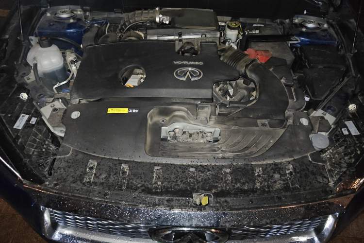 Used Infiniti QX50 2022 2.0T Two-Wheel Drive Navigation Edition Engine Bay