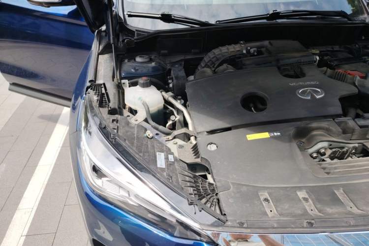 Used Infiniti QX50 2022 2.0T Two-Wheel Drive Navigation Edition Engine Bay Right