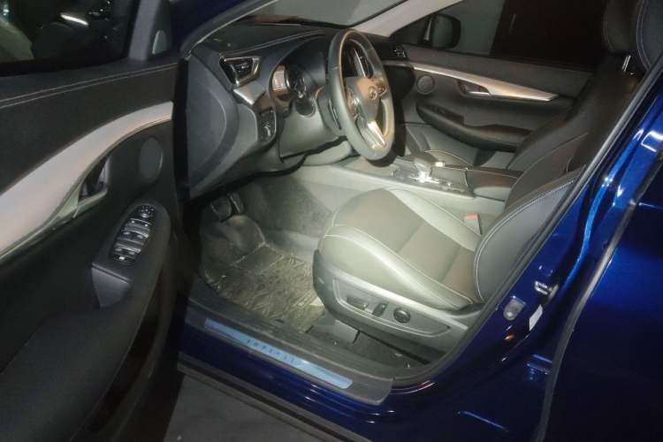 Used Infiniti QX50 2022 2.0T Two-Wheel Drive Fashion Edition Interior 3