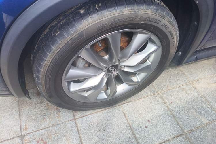 Used Infiniti QX50 2022 2.0T Two-Wheel Drive Fashion Edition Left Front Wheel Hub