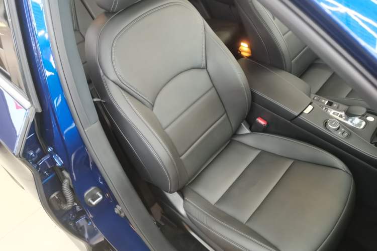 Used Infiniti QX50 2022 2.0T Four-Wheel Drive Elite Edition Right Front Seat