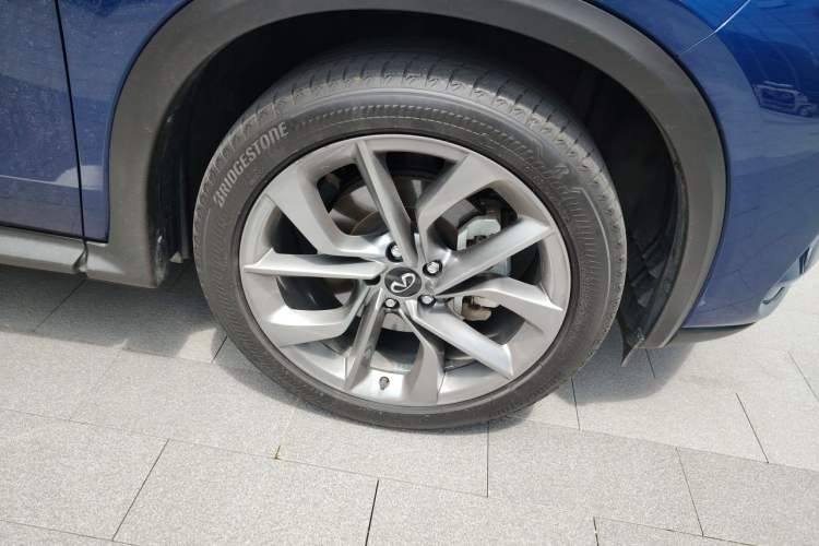 Used Infiniti QX50 2022 2.0T Two-Wheel Drive Navigation Edition Right Front Wheel Hub