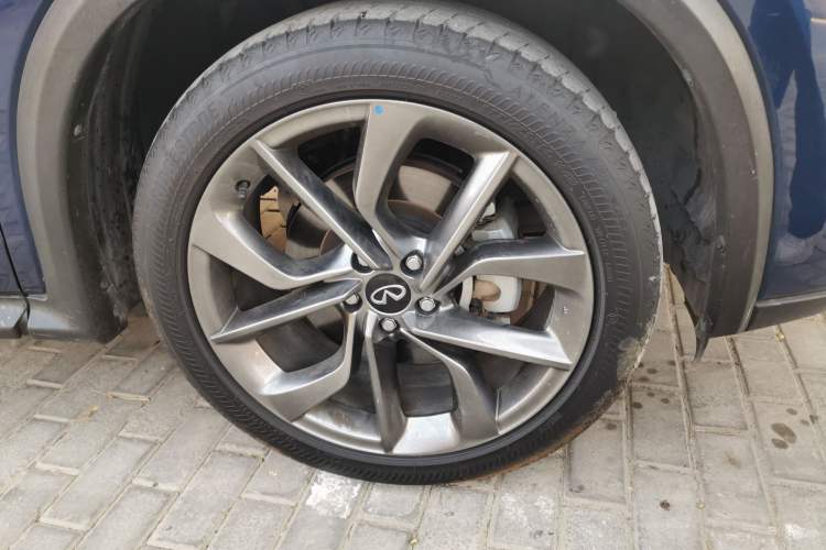 Used Infiniti QX50 2022 2.0T Two-Wheel Drive Navigation Edition Right Front Wheel Hub