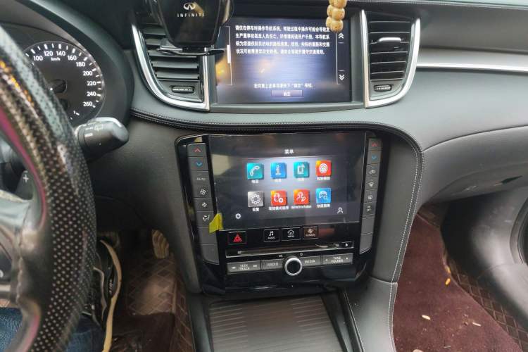 Used Infiniti QX50 2022 2.0T Two-Wheel Drive Fashion Edition Audio And AC Panel