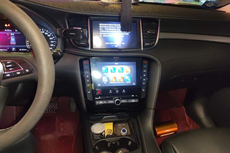 Used Infiniti QX50 2022 2.0T Four-Wheel Drive Elite Edition Audio And AC Panel