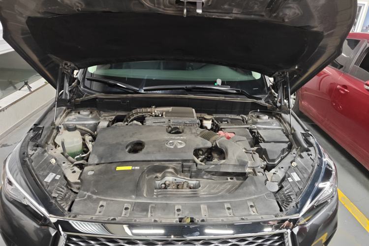 Used Infiniti QX50 2022 2.0T Two-Wheel Drive Navigation Edition Engine Bay