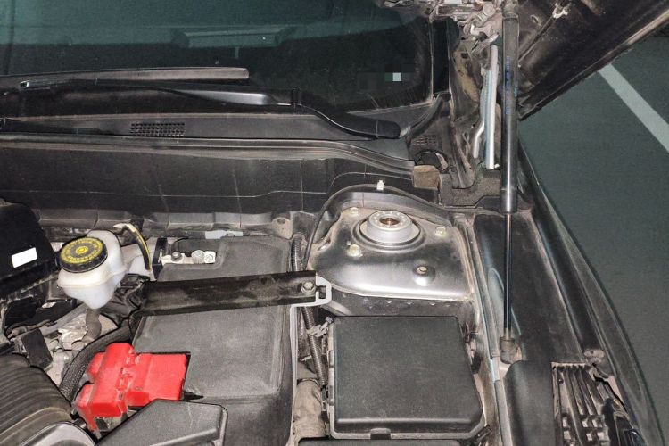 Used Infiniti QX50 2022 2.0T Four-Wheel Drive Flagship Edition Engine Bay Left