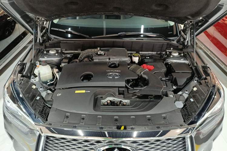 Used Infiniti QX50 2022 2.0T Two-Wheel Drive Navigation Edition Engine Bay