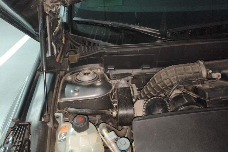 Used Infiniti QX50 2022 2.0T Four-Wheel Drive Flagship Edition Engine Bay Right