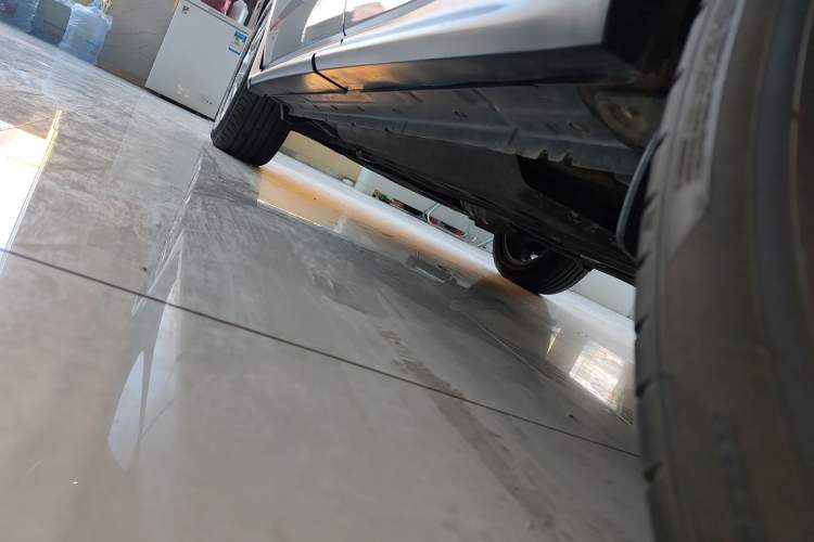 Used Infiniti QX50 2022 2.0T Four-Wheel Drive Elite Edition Left Side Sill