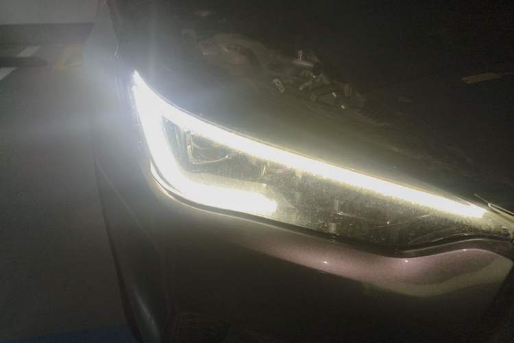 Used Infiniti QX50 2022 2.0T Four-Wheel Drive Flagship Edition Right Front Headlight