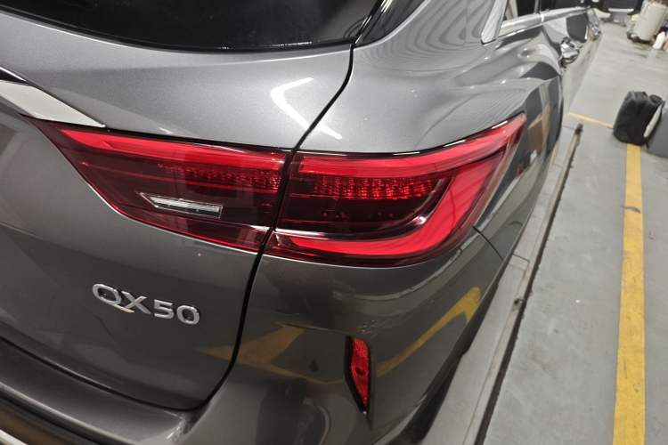 Used Infiniti QX50 2022 2.0T Two-Wheel Drive Navigation Edition Right Rear Taillight